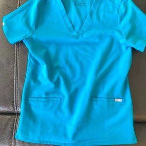 Three Pocket Scrub Top
